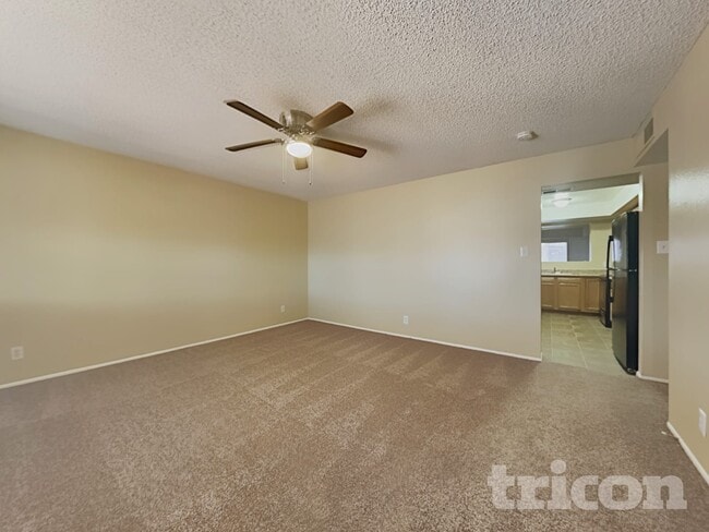 6258 W Wolf St in Phoenix, AZ - Building Photo - Building Photo