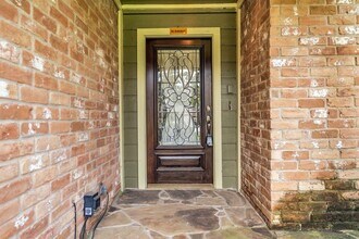 15019 Benfer Rd in Houston, TX - Building Photo - Building Photo