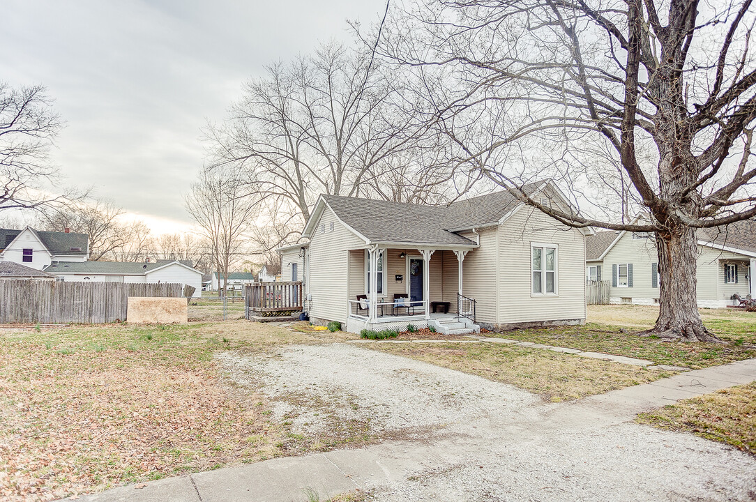 412 S Hamilton St in Marissa, IL - Foto de edificio