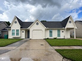 3023 Sienna Dr in Harvey, LA - Building Photo