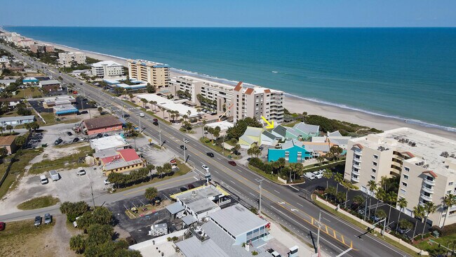 959 N Hwy A1A in Indialantic, FL - Building Photo - Building Photo