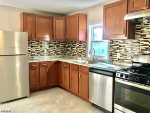 328 Franklin St in Elizabeth, NJ - Building Photo - Building Photo