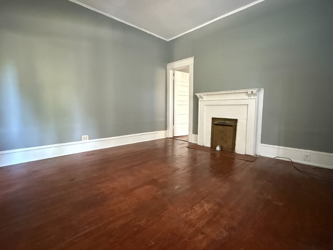 property at 2722 Hillcrest Ave