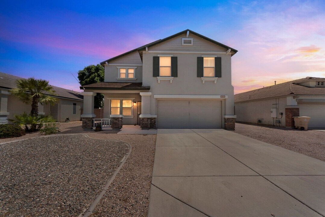 2619 W Jasper Ave in Apache Junction, AZ - Foto de edificio