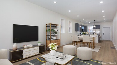 2036 N Hoyne Ave in Chicago, IL - Building Photo - Building Photo