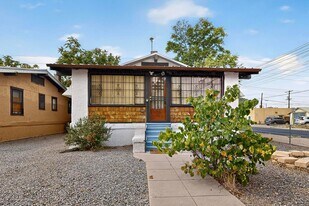 720 Coal Ave SW in Albuquerque, NM - Building Photo