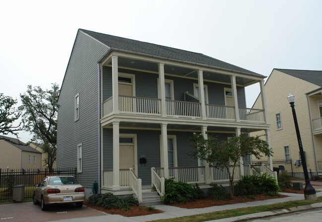 1820 Chippewa St Park in New Orleans, LA - Foto de edificio - Building Photo