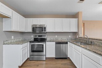 1715 Manor Garden Mnr in Greenville, TX - Building Photo - Building Photo