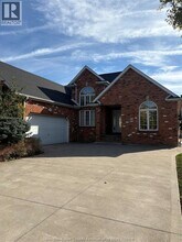 823 Lake Shore Dr in Windsor, ON - Building Photo - Building Photo