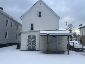 161 Sawyer Ave, Unit Upper in Depew, NY - Building Photo - Building Photo