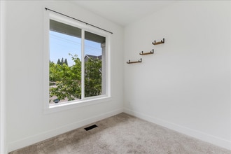 4147 SW Amelia Terrace in Beaverton, OR - Building Photo - Building Photo