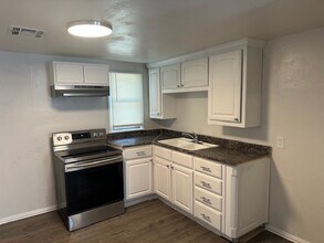 2317 SW 48th St in Oklahoma City, OK - Foto de edificio - Building Photo