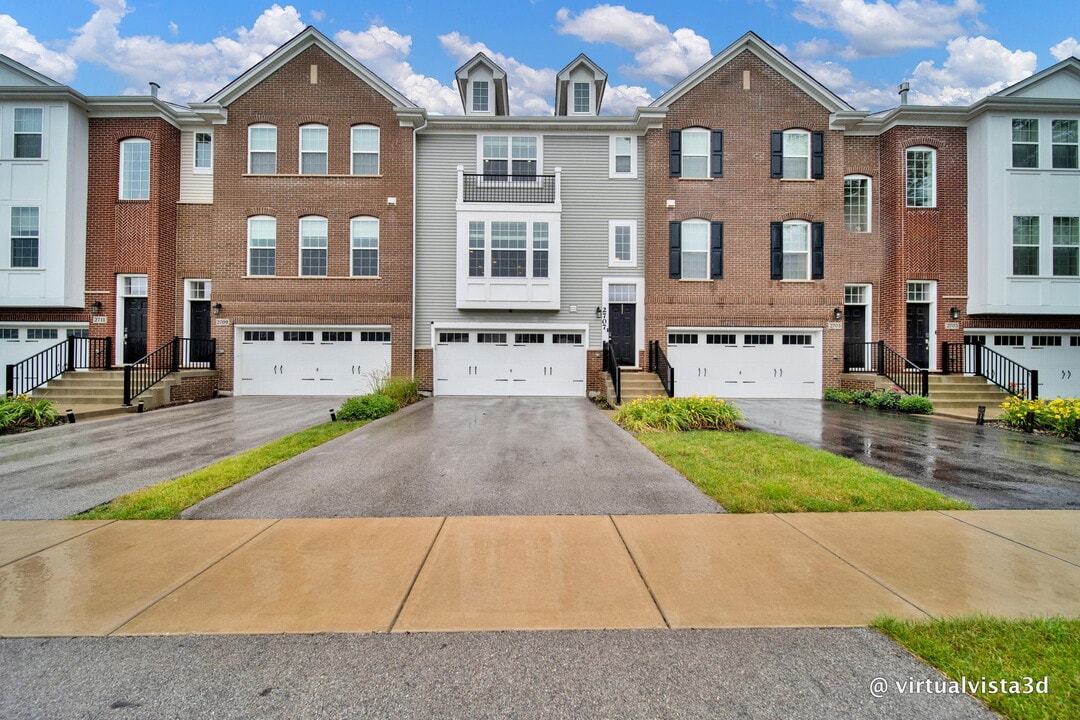 2707 Rosedale Ave in Naperville, IL - Building Photo