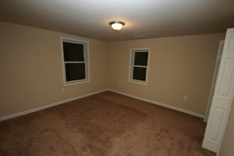 164 Old Croton Rd in Flemington, NJ - Foto de edificio - Building Photo