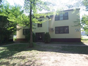 Maple Leaf Apartments in Dewey, OK - Foto de edificio - Building Photo