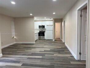 3033 NW 43 Terrace in Lauderdale Lakes, FL - Building Photo - Building Photo