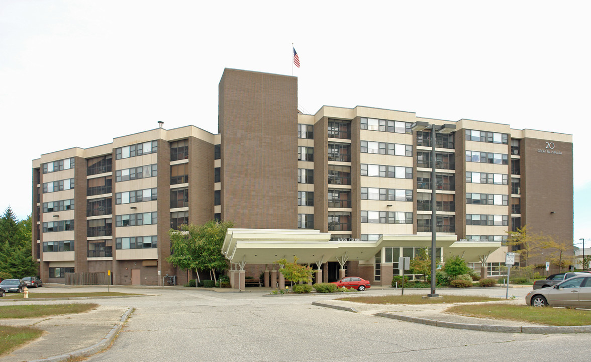 Auburn Esplanade in Auburn, ME - Building Photo