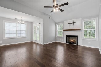 1425 Fredrick Dr in Clarksville, TN - Building Photo - Building Photo