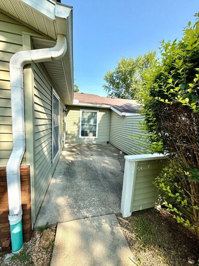 661 E Waterloo Ct in Bloomington, IN - Building Photo - Building Photo