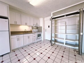 1655 Makaloa St in Honolulu, HI - Building Photo - Building Photo