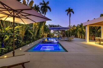 707 NE 77th St in Miami, FL - Building Photo - Building Photo