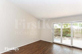 302 Wildbriar Dr in Garland, TX - Building Photo - Building Photo