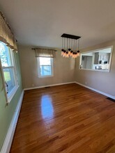 102 Pleasantview Dr in Salina, NY - Foto de edificio - Building Photo