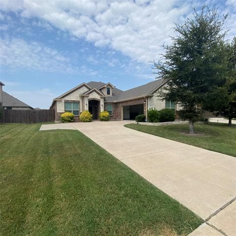 527 Golden Bell Dr in Glenn Heights, TX - Building Photo - Building Photo