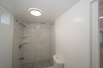 1957 Hoohai St, Unit Side 2 in Pearl City, HI - Foto de edificio - Building Photo