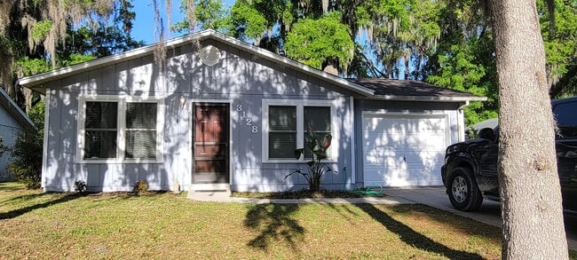 3128 NW 18th St in Gainesville, FL - Foto de edificio - Building Photo