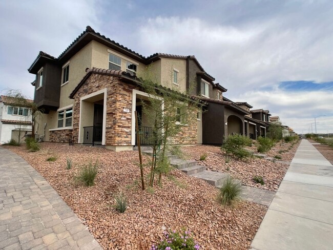 749 Pickled Pepper Pl in Henderson, NV - Building Photo - Building Photo