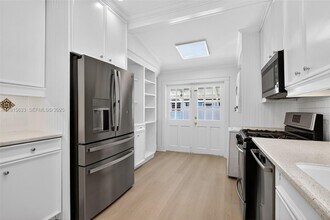 123 N Ocean Breeze in Lake Worth Beach, FL - Building Photo - Building Photo