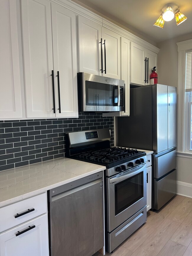 33 Shannon St, Unit 3 in Boston, MA - Foto de edificio - Building Photo