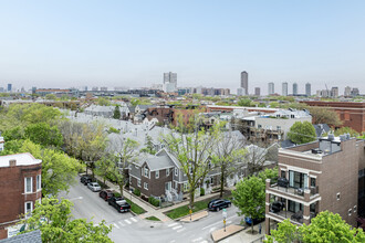 Hawthorne Court in Chicago, IL - Building Photo - Building Photo