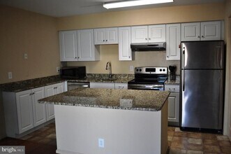 3306 Wyndham Cir in Alexandria, VA - Building Photo - Building Photo