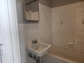 192-194-194 Main St in Poughkeepsie, NY - Building Photo - Building Photo