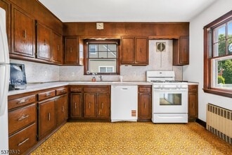 124 Franklin St in Elmwood Park, NJ - Building Photo - Building Photo