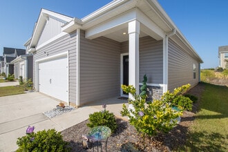 410 Middlebury Ln in Hopkins, SC - Building Photo - Building Photo