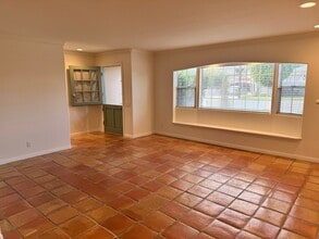 174 Flower St in Costa Mesa, CA - Foto de edificio - Building Photo