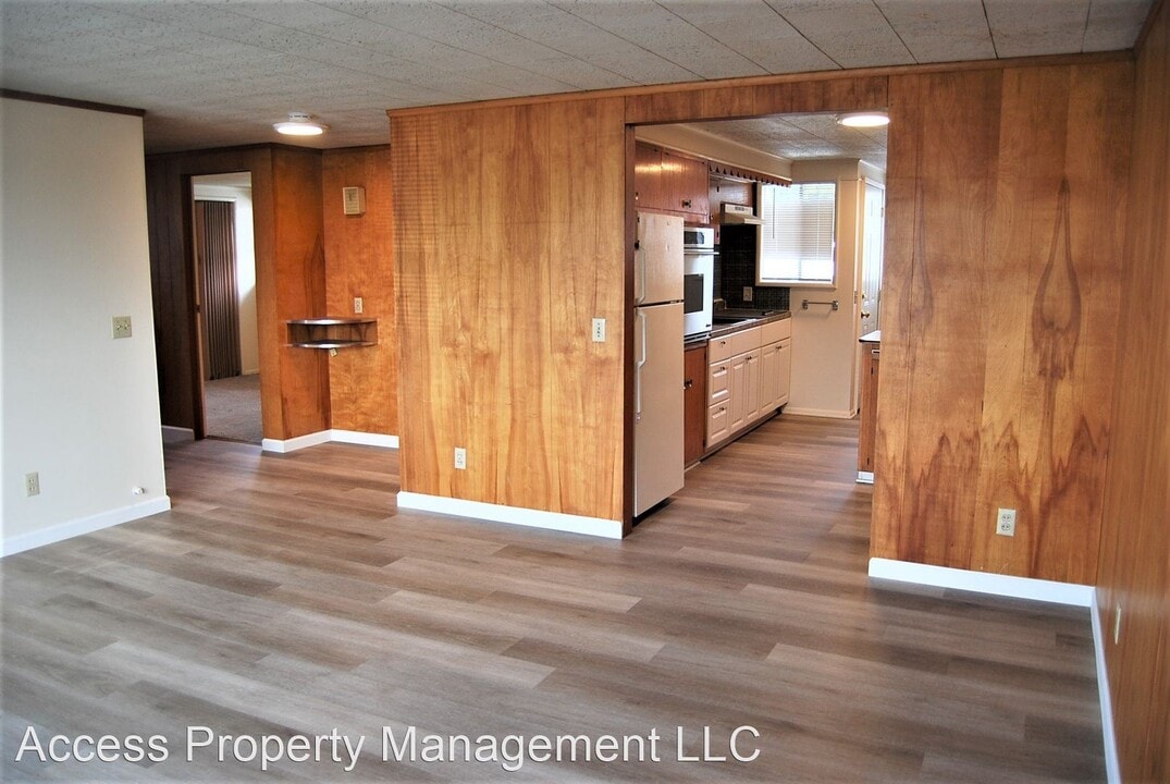 713 E Hancock St Photo