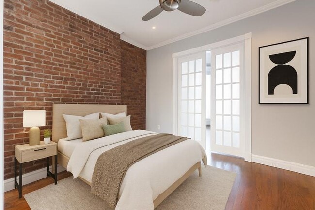 252 Mott St