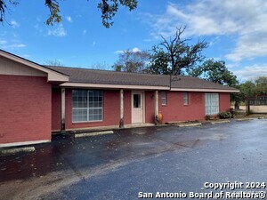 20 US-87 in Comfort, TX - Building Photo