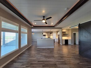 6855 Cyprus Lp in West Richland, WA - Building Photo - Building Photo