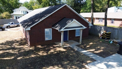 225 E Chestnut St in Murfreesboro, TN - Foto de edificio - Building Photo