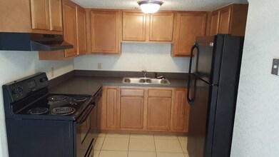 1301 5th St N-Unit -1301 in Jacksonville Beach, FL - Building Photo - Building Photo