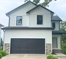 2229 Waller Ave in Norwalk, IA - Building Photo