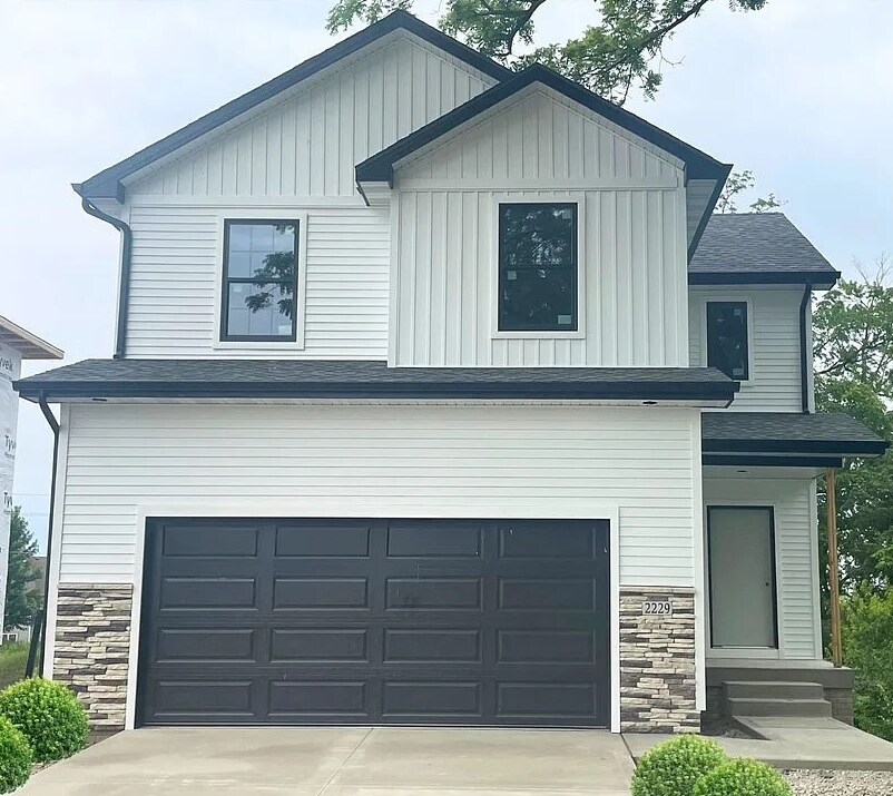 2229 Waller Ave in Norwalk, IA - Building Photo