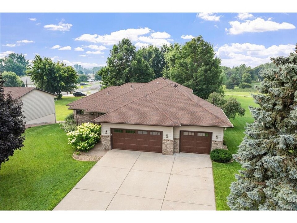 1008 3rd St NE in New Prague, MN - Building Photo