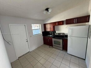 132 NE 70th St in Miami, FL - Building Photo - Building Photo