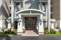 Aruba at Cove Towers in Naples, FL - Building Photo - Building Photo